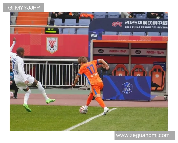 足球明星小瑞的精彩瞬间与独特风采全景展示 足球明星小瑞的精彩瞬间与独特风采全景展示