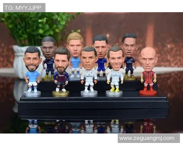 足球明星摆件艺术魅力展现与收藏价值探讨 足球明星摆件艺术魅力展现与收藏价值探讨