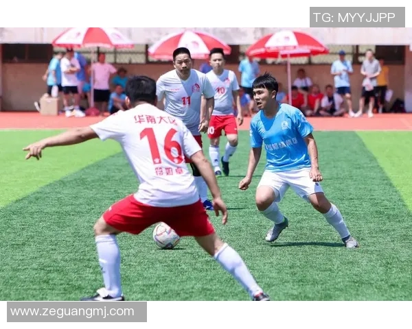 足球明星经历骨折重返赛场的励志故事与奋斗精神展现